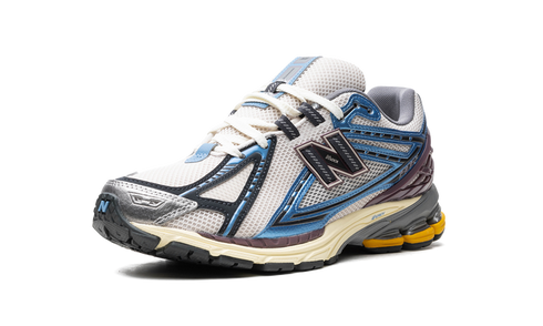 Close-up of the sole – N-ergy cushioning on 1906R Blue