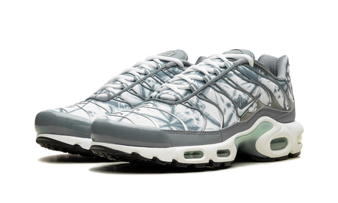 Nike Air Max Plus Waterway sneaker with aqua and navy gradient, available at ASEY SHOP Morocco.